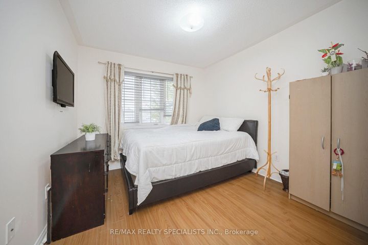 Photo 18 at 43 Rockgarden Trail, Wellington, Brampton