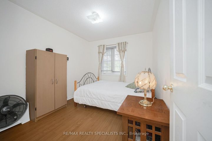 Photo 20 at 43 Rockgarden Trail, Wellington, Brampton