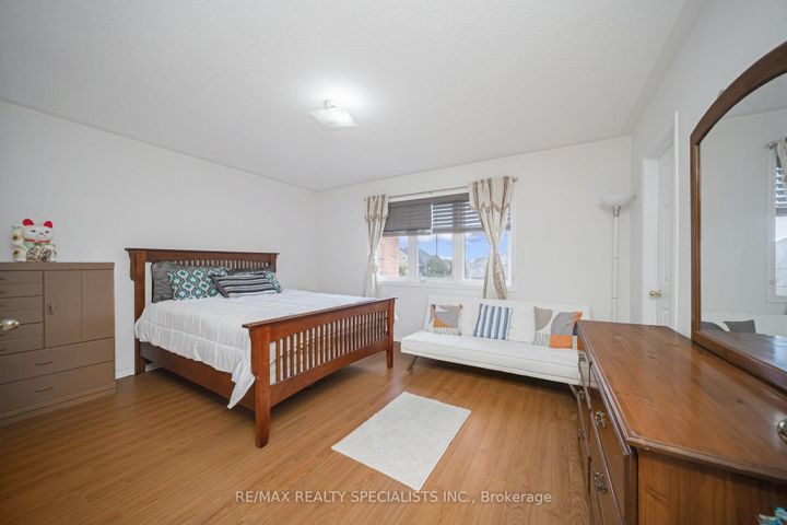 Photo 22 at 43 Rockgarden Trail, Wellington, Brampton