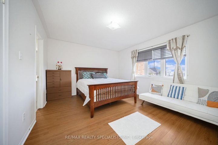 Photo 23 at 43 Rockgarden Trail, Wellington, Brampton