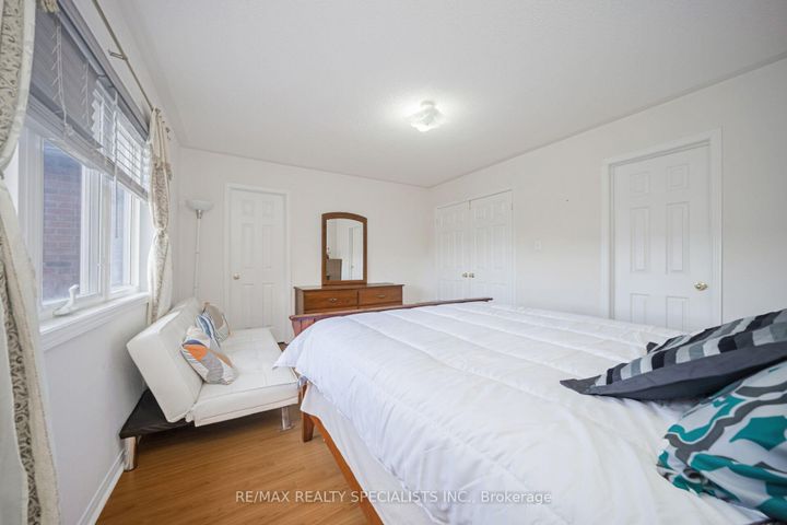 Photo 24 at 43 Rockgarden Trail, Wellington, Brampton