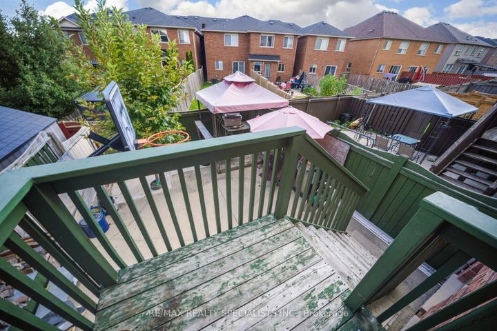 Photo 33 at 43 Rockgarden Trail, Wellington, Brampton