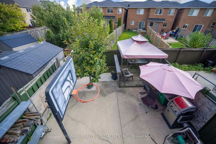 Photo 34 at 43 Rockgarden Trail, Wellington, Brampton