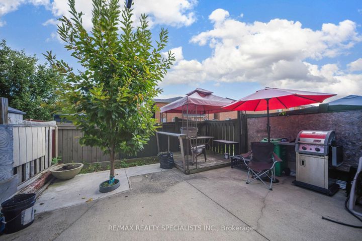 Photo 35 at 43 Rockgarden Trail, Wellington, Brampton