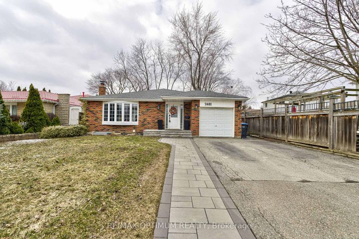Photo 1 at 2481 Bromsgrove Road, Clarkson, Mississauga