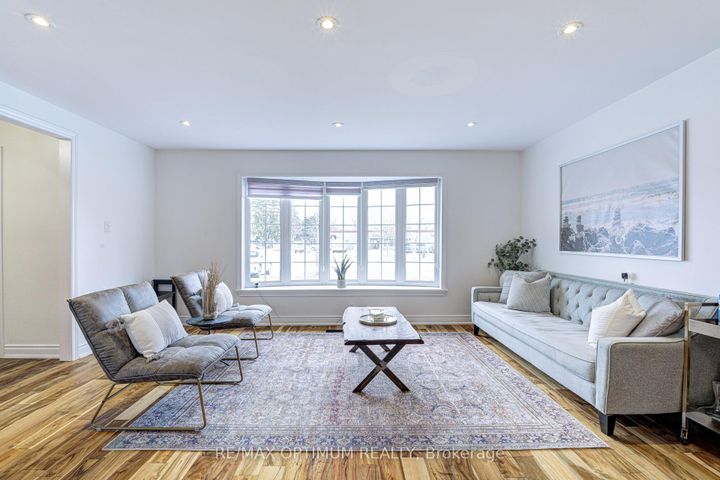 Photo 5 at 2481 Bromsgrove Road, Clarkson, Mississauga