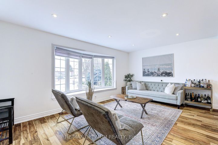 Photo 6 at 2481 Bromsgrove Road, Clarkson, Mississauga