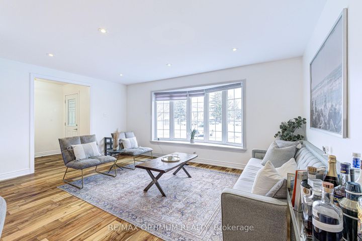 Photo 7 at 2481 Bromsgrove Road, Clarkson, Mississauga