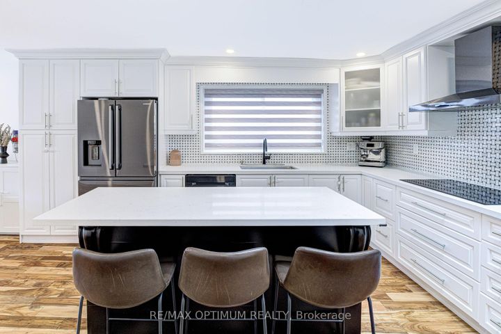 Photo 15 at 2481 Bromsgrove Road, Clarkson, Mississauga