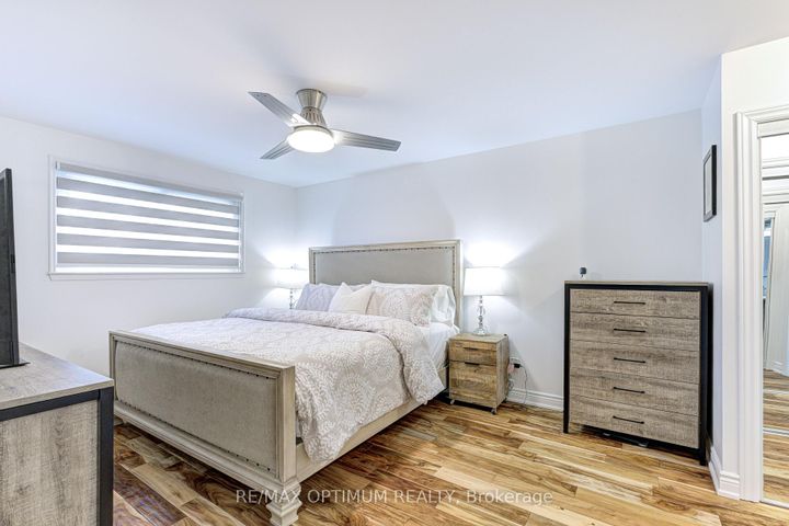 Photo 20 at 2481 Bromsgrove Road, Clarkson, Mississauga