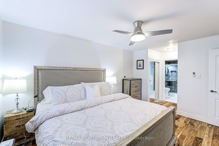 Photo 21 at 2481 Bromsgrove Road, Clarkson, Mississauga