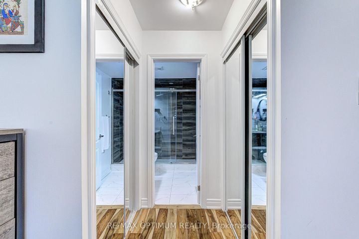 Photo 23 at 2481 Bromsgrove Road, Clarkson, Mississauga