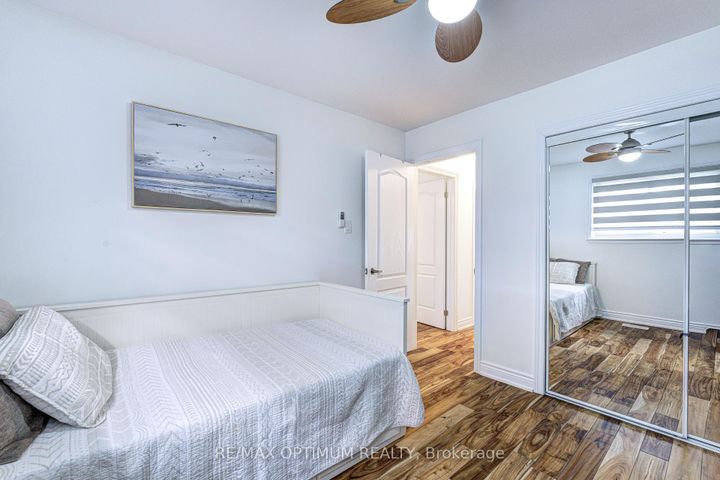 Photo 25 at 2481 Bromsgrove Road, Clarkson, Mississauga