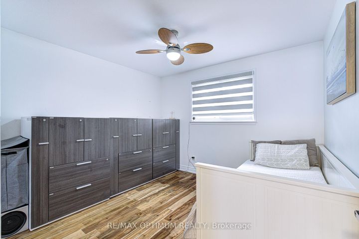 Photo 26 at 2481 Bromsgrove Road, Clarkson, Mississauga