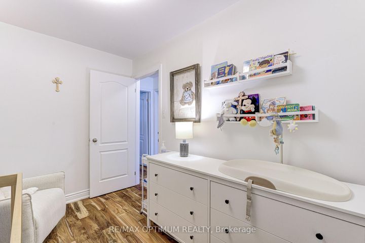 Photo 28 at 2481 Bromsgrove Road, Clarkson, Mississauga