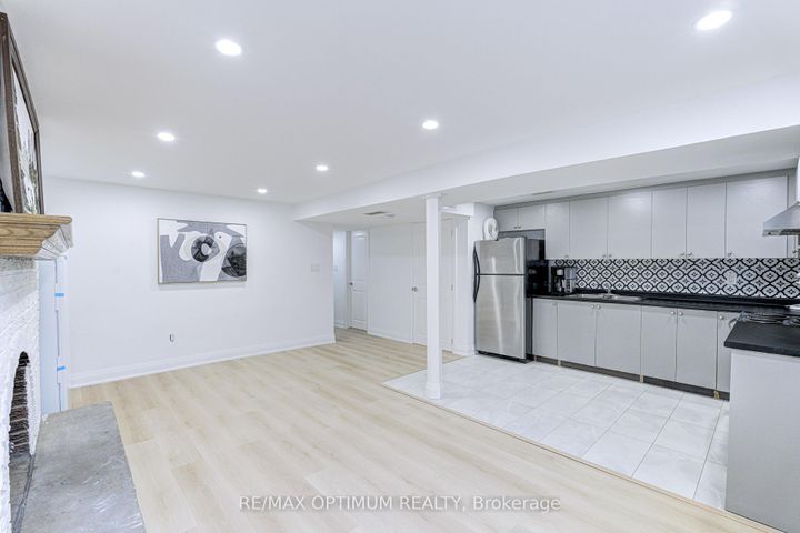 Photo 32 at 2481 Bromsgrove Road, Clarkson, Mississauga