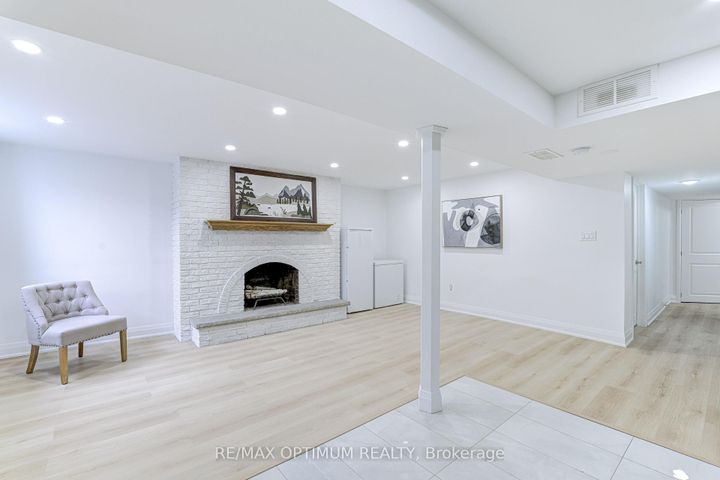 Photo 33 at 2481 Bromsgrove Road, Clarkson, Mississauga