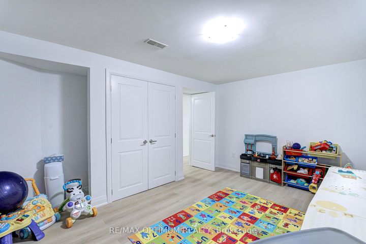 Photo 36 at 2481 Bromsgrove Road, Clarkson, Mississauga