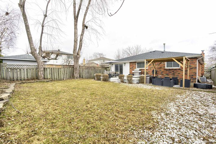 Photo 43 at 2481 Bromsgrove Road, Clarkson, Mississauga