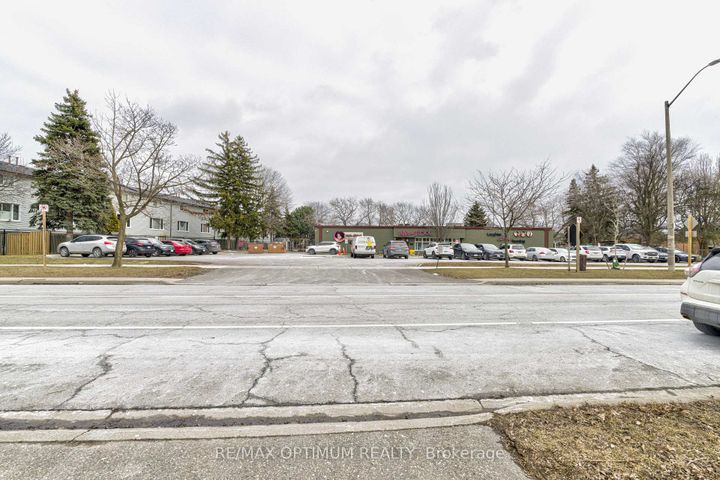 Photo 47 at 2481 Bromsgrove Road, Clarkson, Mississauga