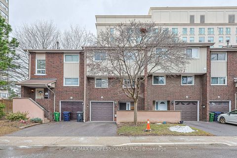 Photo 1 at 24 Permfield Path, Etobicoke West Mall, Toronto