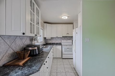 Photo 21 at 24 Permfield Path, Etobicoke West Mall, Toronto