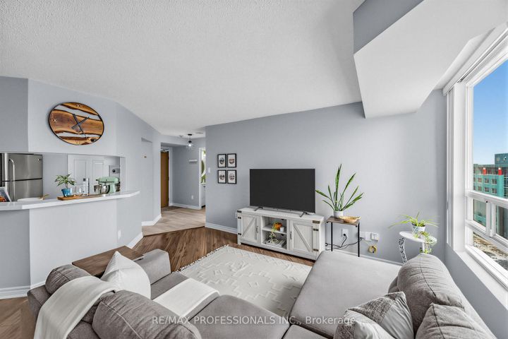 Photo 11 at 1410 - 50 Kingsbridge Garden Circle, Hurontario, Mississauga