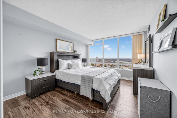 Photo 14 at 1410 - 50 Kingsbridge Garden Circle, Hurontario, Mississauga