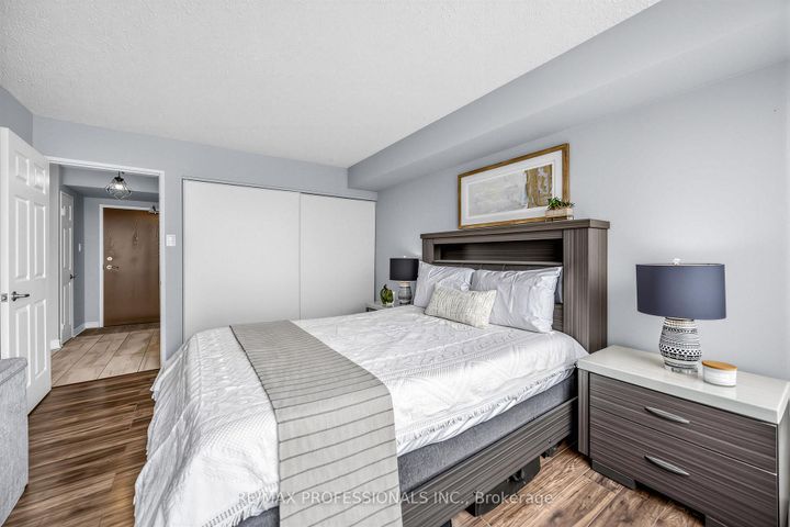 Photo 15 at 1410 - 50 Kingsbridge Garden Circle, Hurontario, Mississauga