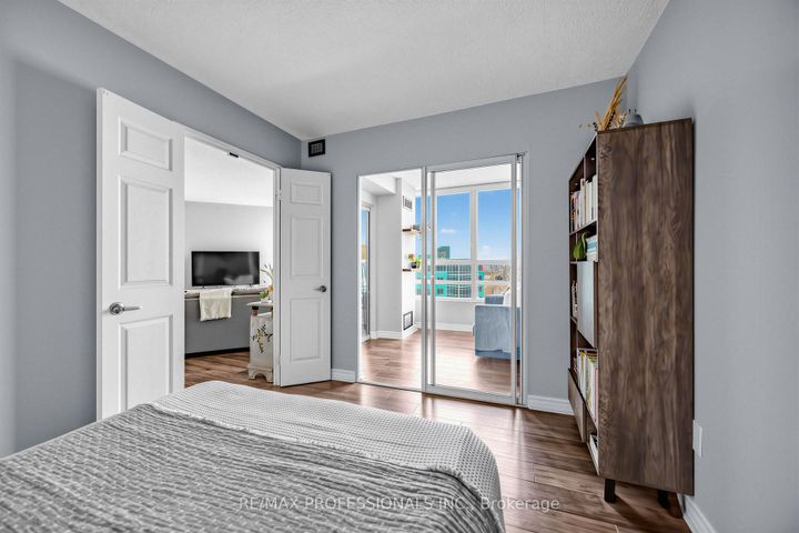 Photo 16 at 1410 - 50 Kingsbridge Garden Circle, Hurontario, Mississauga