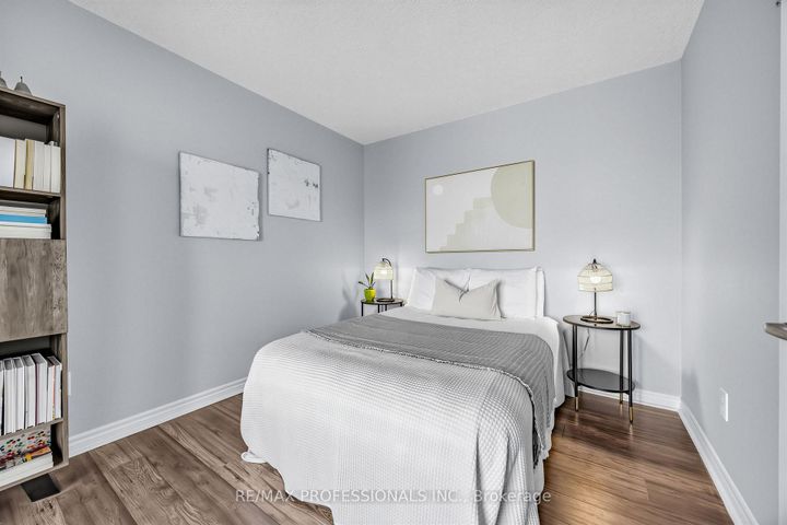 Photo 17 at 1410 - 50 Kingsbridge Garden Circle, Hurontario, Mississauga