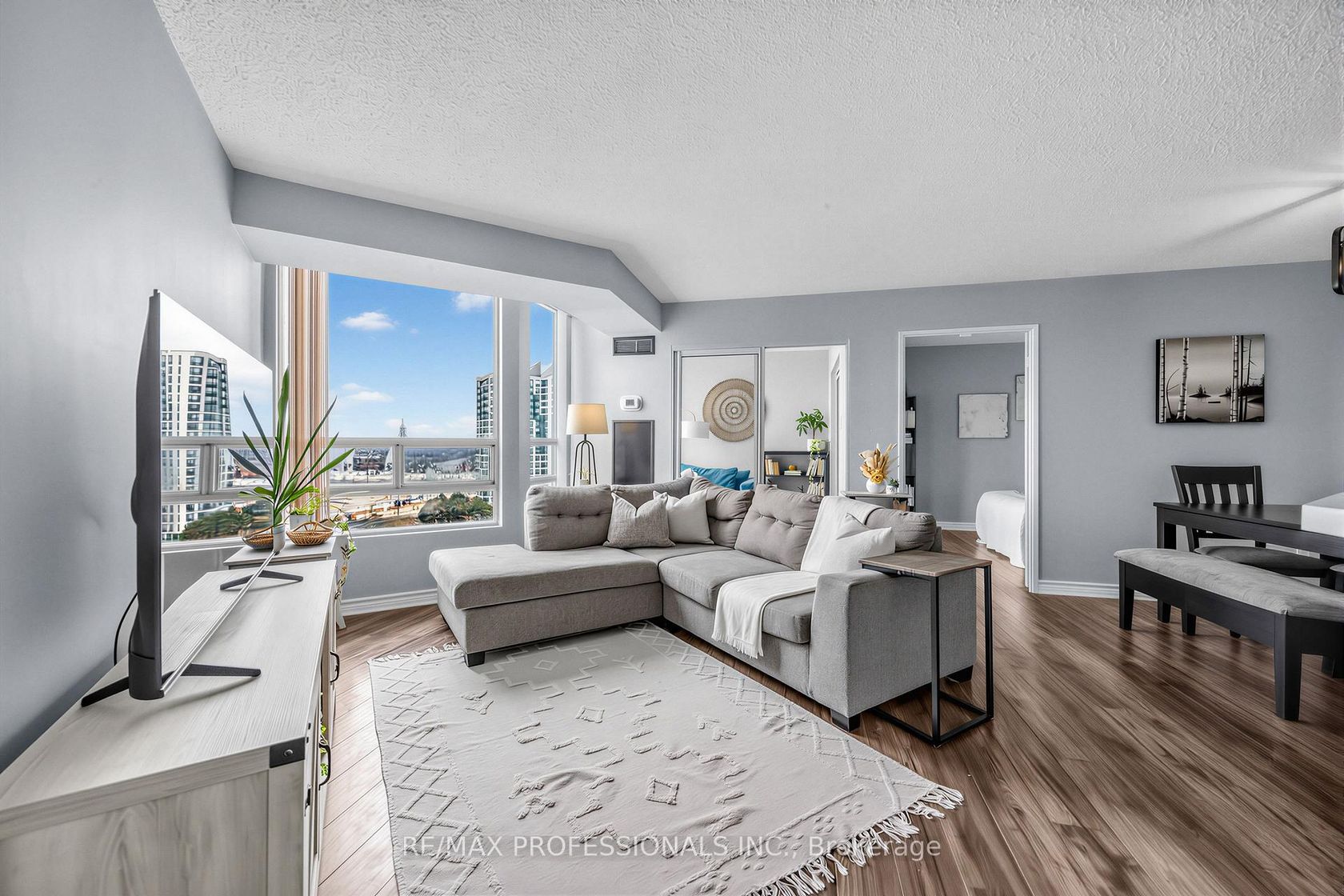 1410 - 50 Kingsbridge Garden Circle, Hurontario, Mississauga by Loree Meneguzzi Real Estate 1410 - 50 Kingsbridge Garden Circle, Hurontario, Mississauga