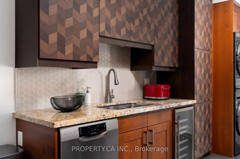 Photo 8 at 283 Lansdowne Avenue, Little Portugal, Toronto