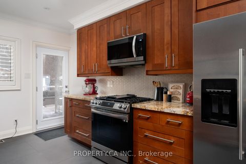 Photo 9 at 283 Lansdowne Avenue, Little Portugal, Toronto