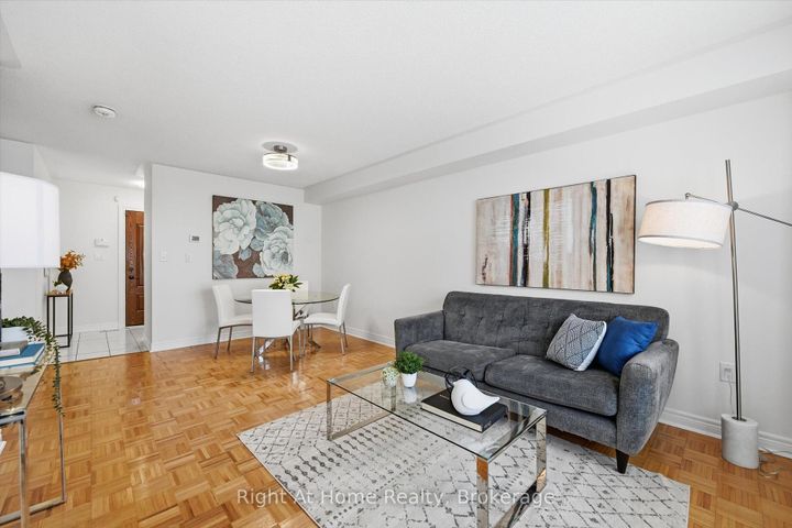 Photo 13 at 2255 Hummingbird Way, WT West Oak Trails, Oakville