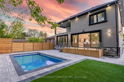 Photo 2 at 3 Bonnyview Drive, Queensway, Toronto