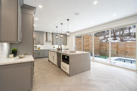 Photo 7 at 3 Bonnyview Drive, Queensway, Toronto