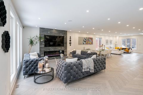 Photo 20 at 3 Bonnyview Drive, Queensway, Toronto