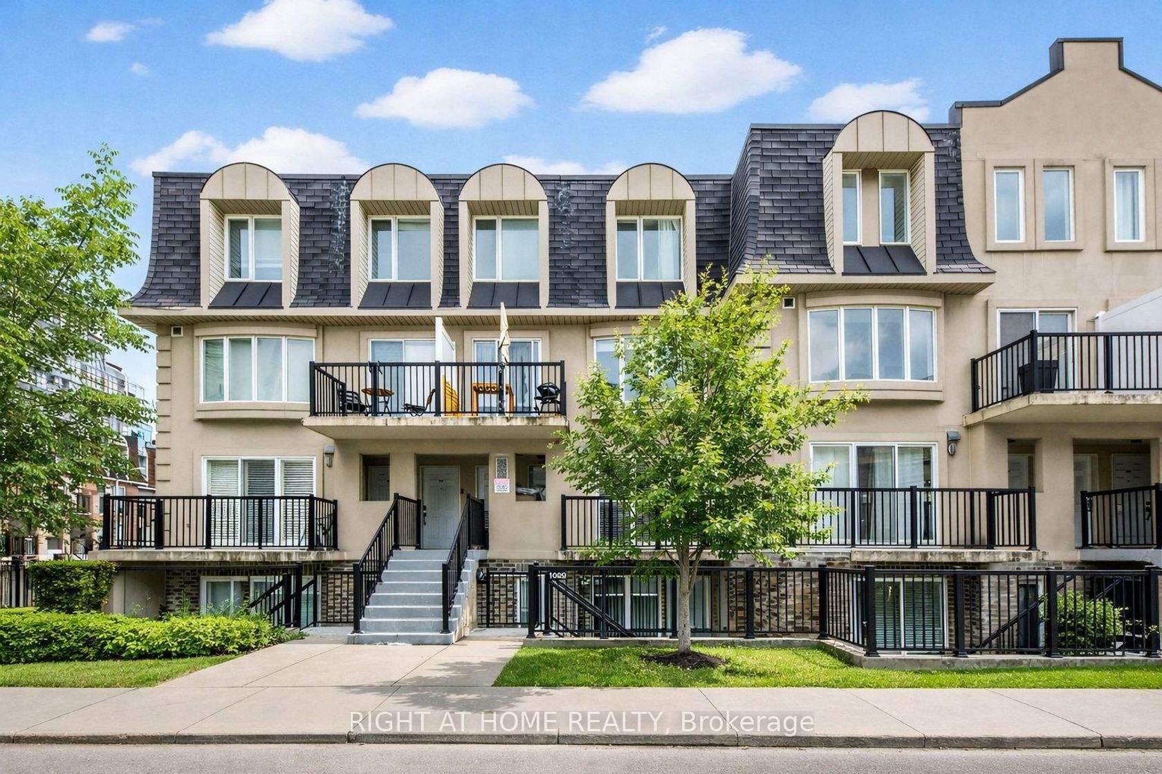 2085 - 65 George Appleton Way, CFB, Toronto by Loree Meneguzzi Real Estate 2085 - 65 George Appleton Way, CFB, Toronto