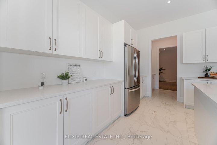 Photo 15 at 33 Sculpture Garden Lane, Kleinburg, Vaughan