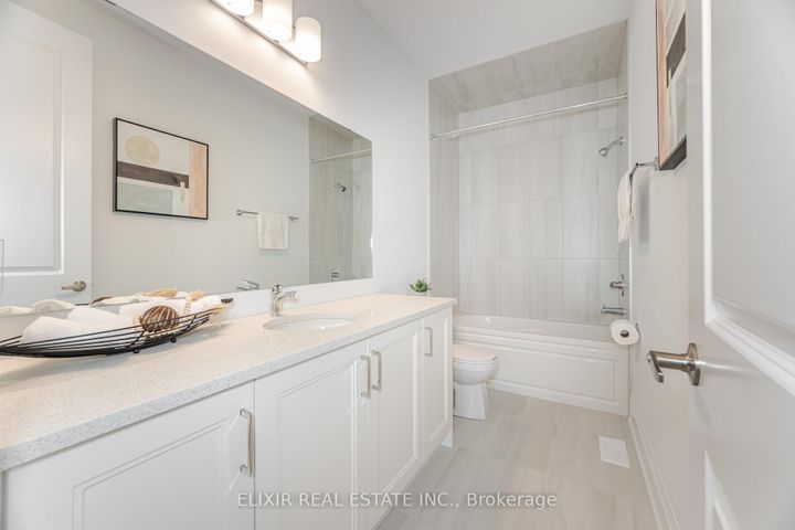 Photo 38 at 33 Sculpture Garden Lane, Kleinburg, Vaughan