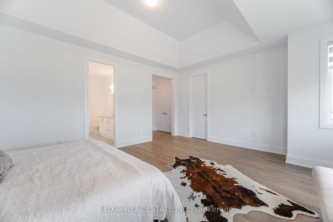 Photo 31 at 33 Sculpture Garden Lane, Kleinburg, Vaughan