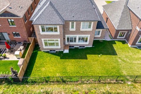 Photo 46 at 33 Sculpture Garden Lane, Kleinburg, Vaughan