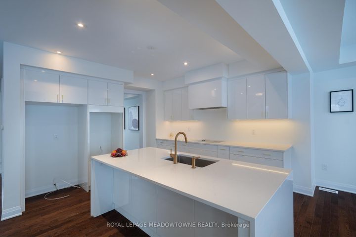 Photo 9 at 68 Spiritwood Way, Northwest Brampton, Brampton