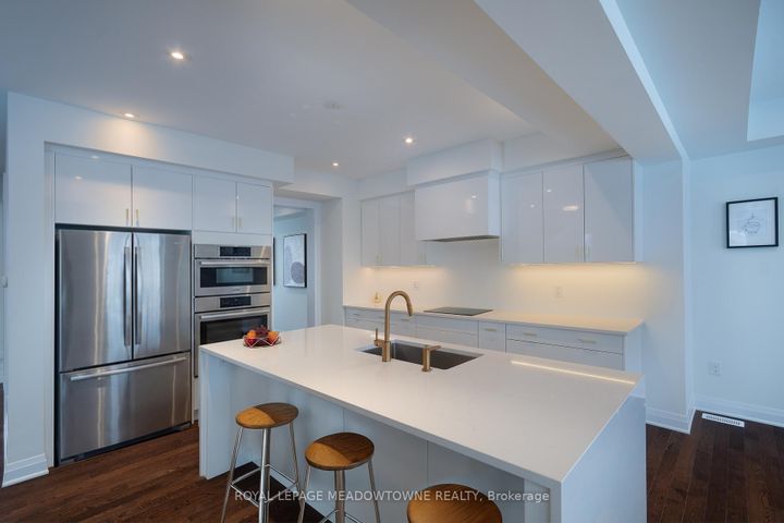 Photo 10 at 68 Spiritwood Way, Northwest Brampton, Brampton