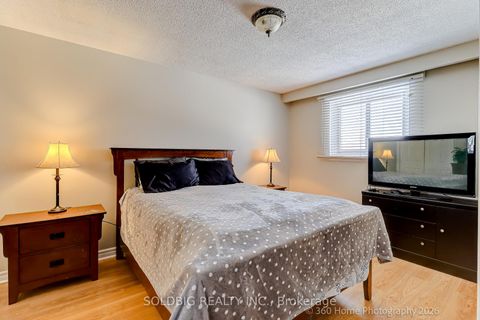 Photo 11 at 9 Loscombe Drive, Bowmanville, Clarington