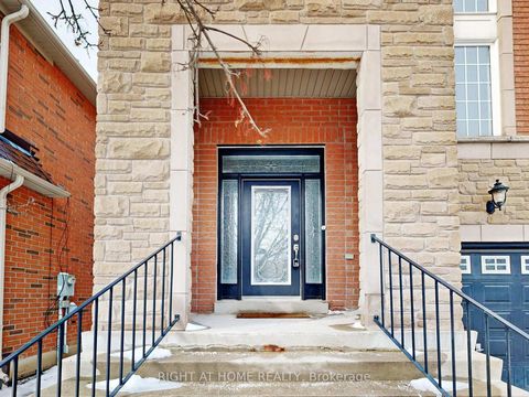 Photo 3 at 26 Carnoustie Crescent, Jefferson, Richmond Hill