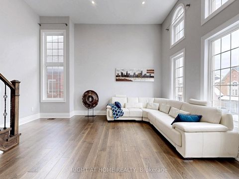 Photo 19 at 26 Carnoustie Crescent, Jefferson, Richmond Hill