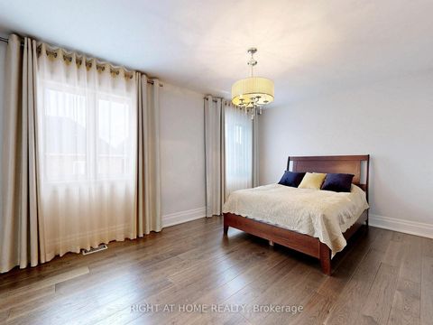 Photo 21 at 26 Carnoustie Crescent, Jefferson, Richmond Hill