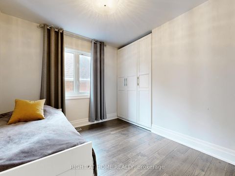 Photo 30 at 26 Carnoustie Crescent, Jefferson, Richmond Hill